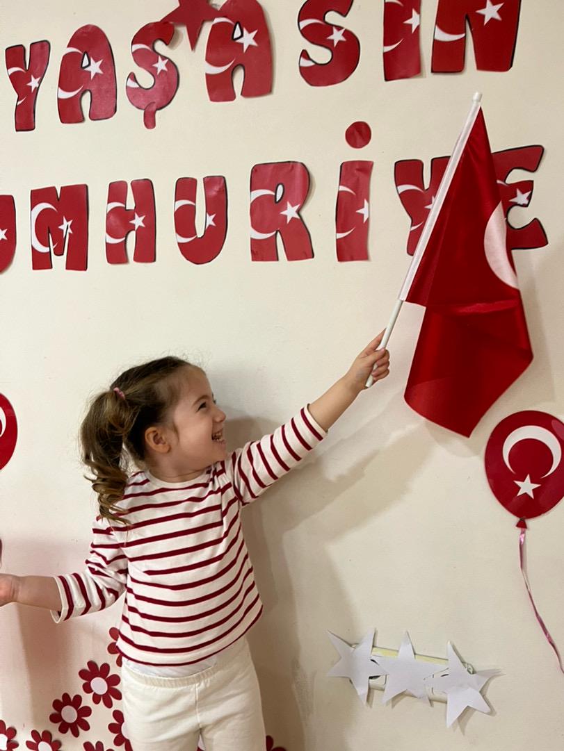 Sevgiyle, Neşeyle ve Gururla Cumhuriyetimizi Kutladık