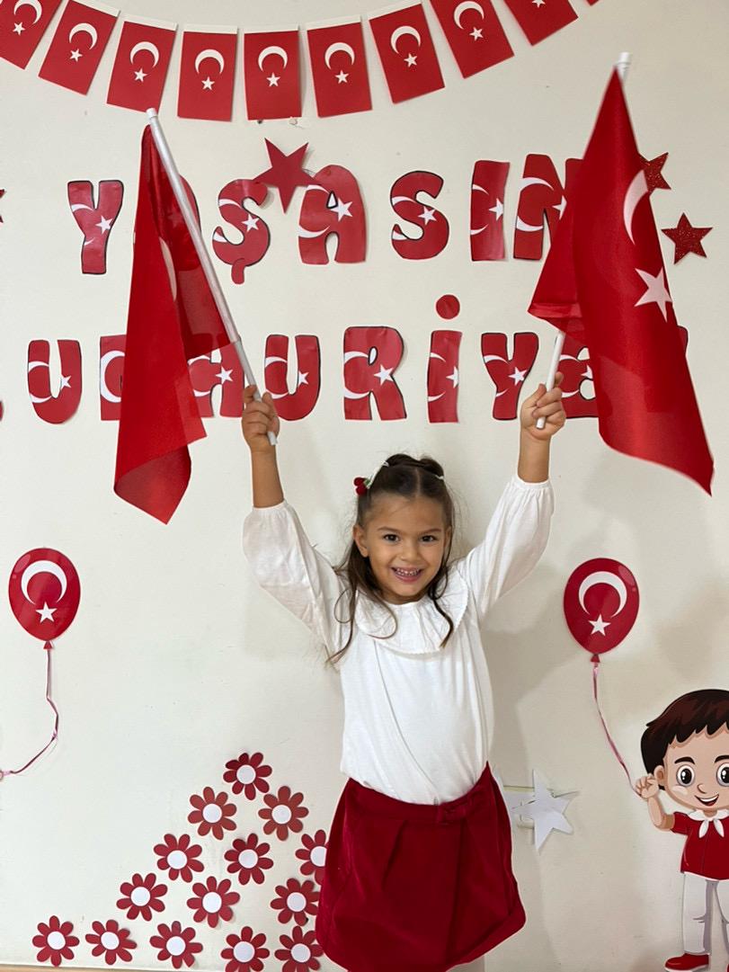 Sevgiyle, Neşeyle ve Gururla Cumhuriyetimizi Kutladık